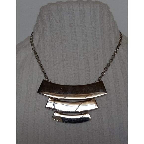 Lia Sophia "Pagoda" Silver Tone Statement Necklace 15-18 in Really Nice! - Picture 2 of 5